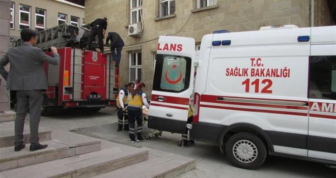 Tatbikat gerçek oldu: Bağırarak yere yıkıldı