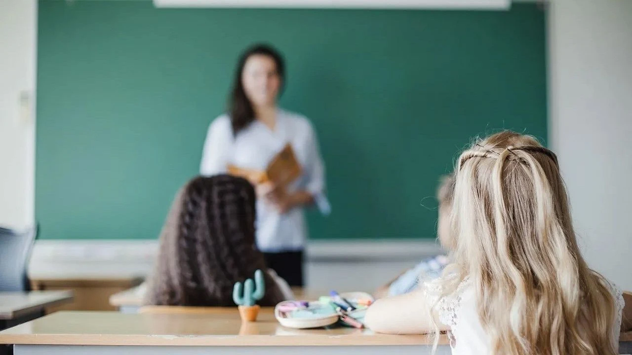 100 bine yakın ücretli öğretmenin kasım ayı maaşları ‘ödenek yokluğu’ gerekçesiyle ödenmedi