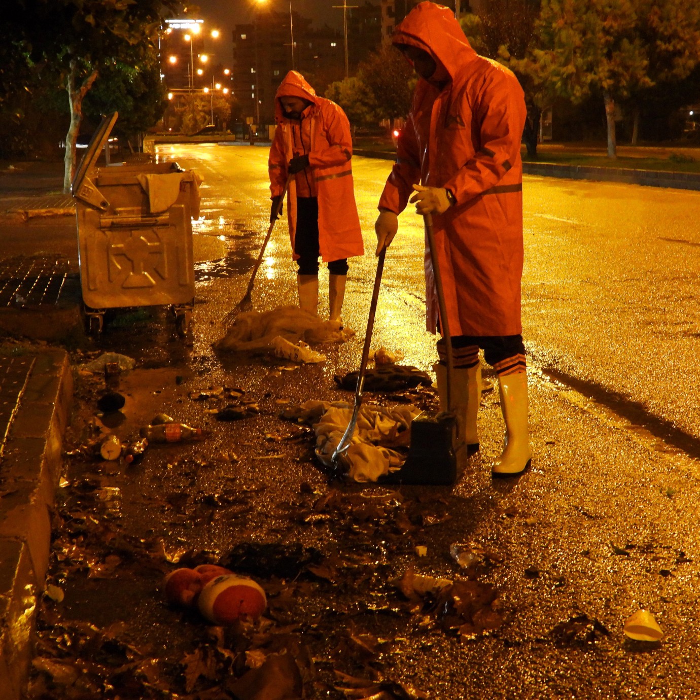 MESKİ ekipleri yağışlara karşı gece gündüz mesaide