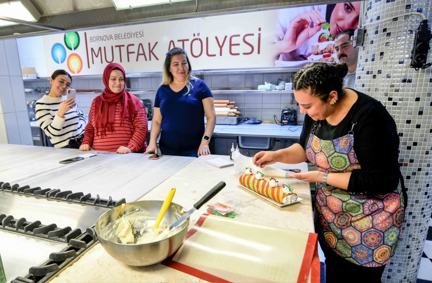 Bornova’da her yaş grubuna özel yeni yıl hazırlığı