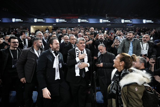 Beşiktaş'ın yeni başkanı Serdal Adalı oldu. İşte Beşiktaş'ın yönetim kurulu listesi