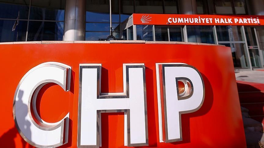 CHP'de 9 yönetim kurulu üyesi istifa etti