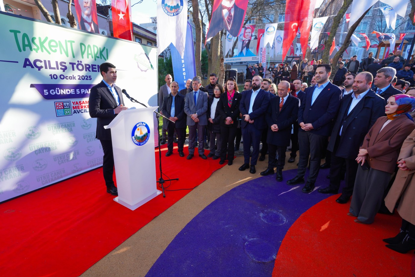 Avcılar Belediyesi çocukları kırmadı: Taşkent Parkı baştan sona yenilendi