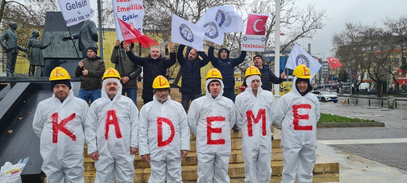 Kademeli emeklilik bekleyenler iktidara kırmızı kart gösterdi