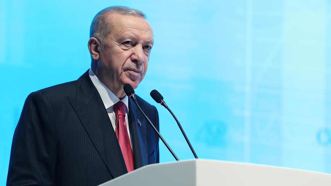 Erdoğan'dan Ermeni Katolik Cemaati Liderine Atatürk Havalimanı'nda Kabul