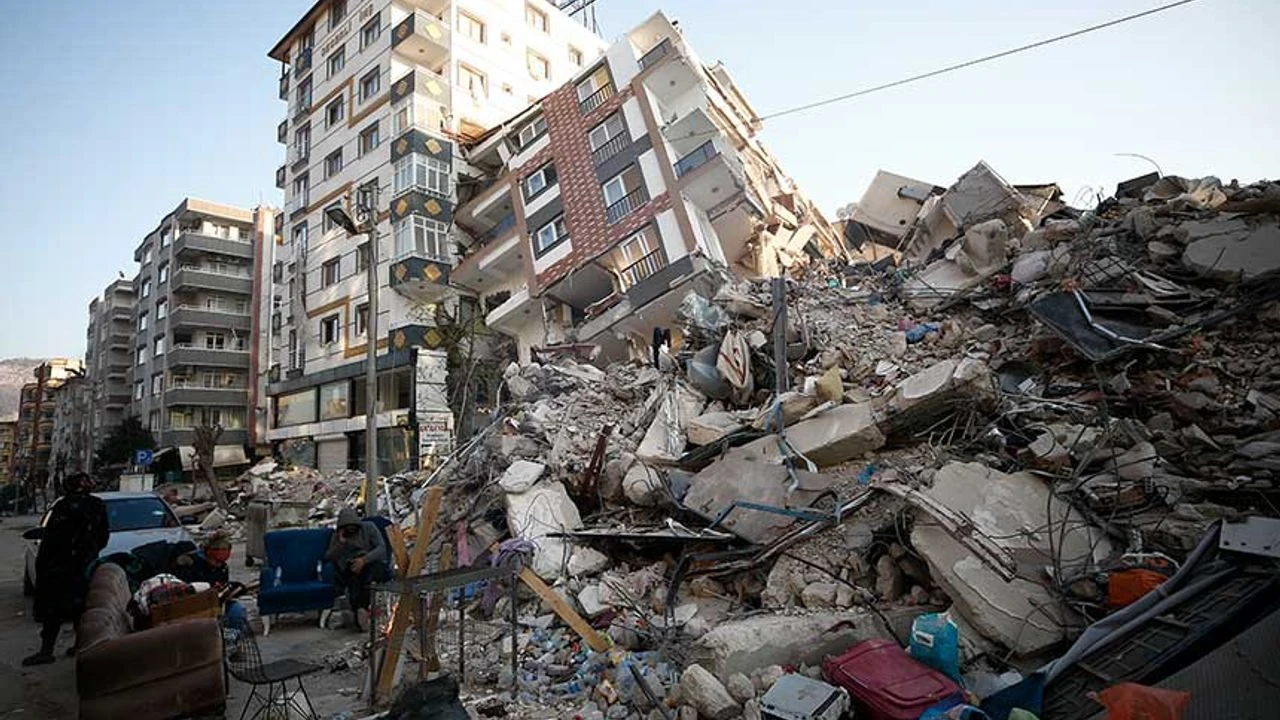 Diyarbakır’da 6 Şubat Depreminde Hayatını Kaybedenler 04.17’de Anıldı