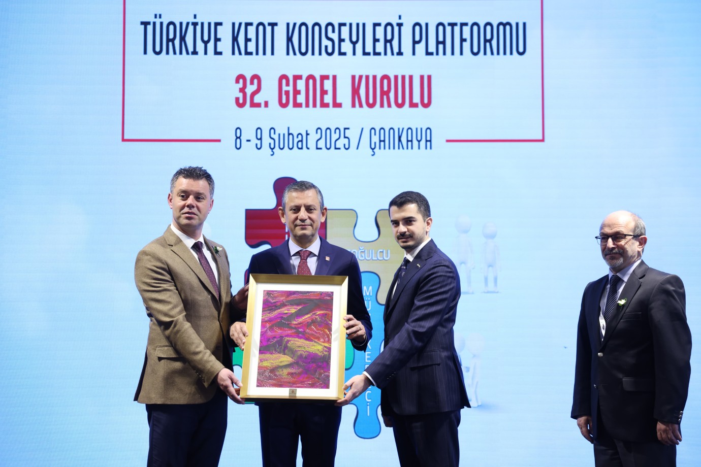 HÜSEYİN CAN GÜNER: KENT KONSEYLERİ YEREL YÖNETİMLERİN AYRILMAZ BİR PARÇASI