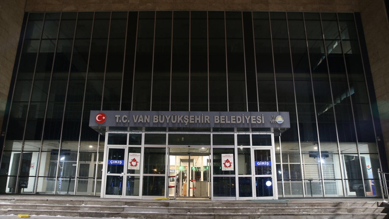 Van Büyükşehir Belediyesi’ne Kayyum Atandı