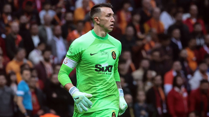 Galatasaray’da Muslera Dönemi Sona Ermek Üzere: Yeni Kaleci Adayları Belli Oldu!