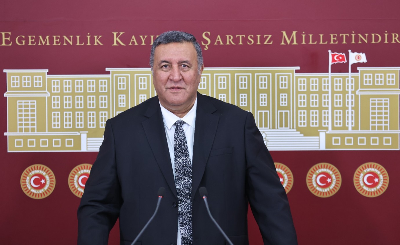 CHP’li Gürer: “Bilim ve Teknoloji Öncelikli Olmalı, Gençlerimizi Kaybetmemeliyiz”