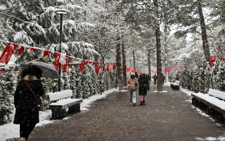 İstanbul’da Kar Engeli: Hafta Sonu Kurslar Tatil Edildi