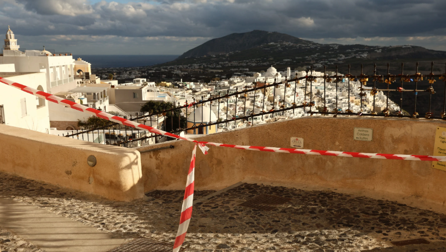 Deprem Bilimleri Profesörü Papadimitriu, Santorini Yanardağı ve Ege Denizi'ndeki etkilerini değerlendirdi