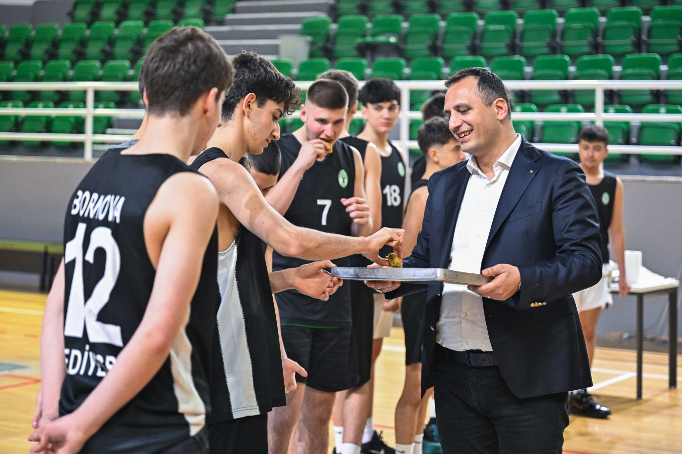 Bornova'nın Genç Basketbol Yıldızları Şampiyonluk Yolunda