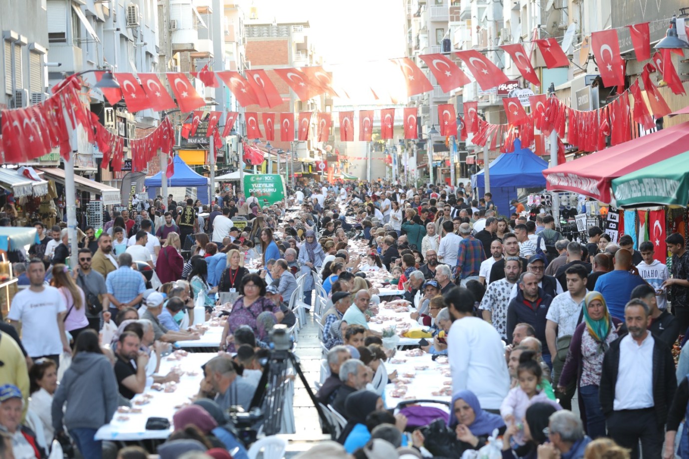 İzmir Bayraklı'daki iftar çadırları nerede? 2025 Bayraklı İftar Çadırları Listesi