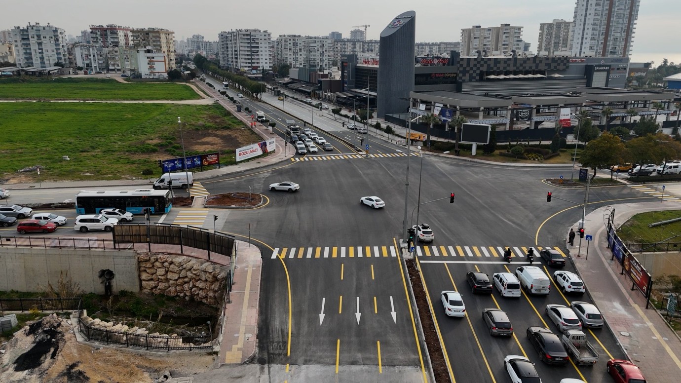 Mersin Büyükşehir Belediyesi’nden Trafik Çözümü: Akıllı Kavşak Uygulaması