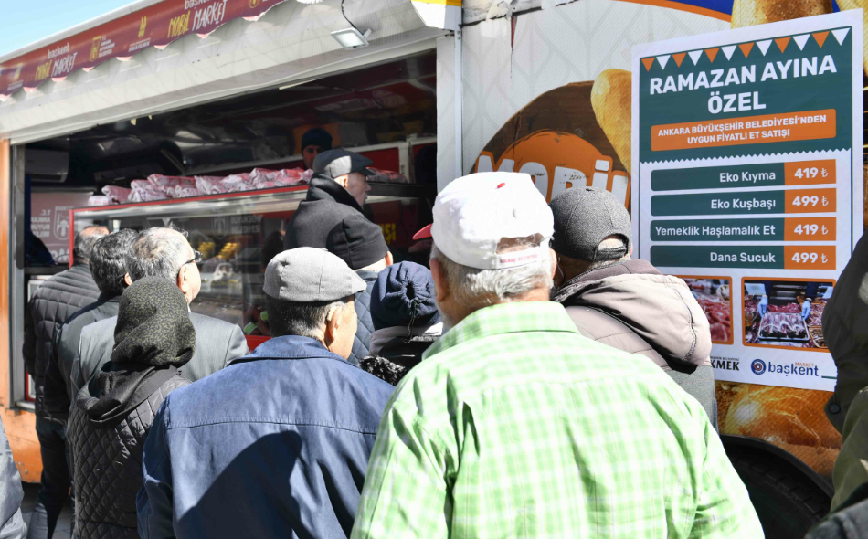 Ankara Büyükşehir Belediyesi'nin uygun fiyatlı et satışı yoğun ilgi gördü