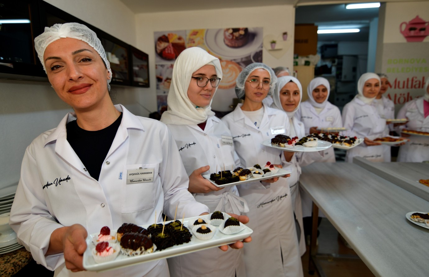 Bornova Belediyesi’nden İş Garantili Meslek Kursu: 42 Kursiyere Fırsat