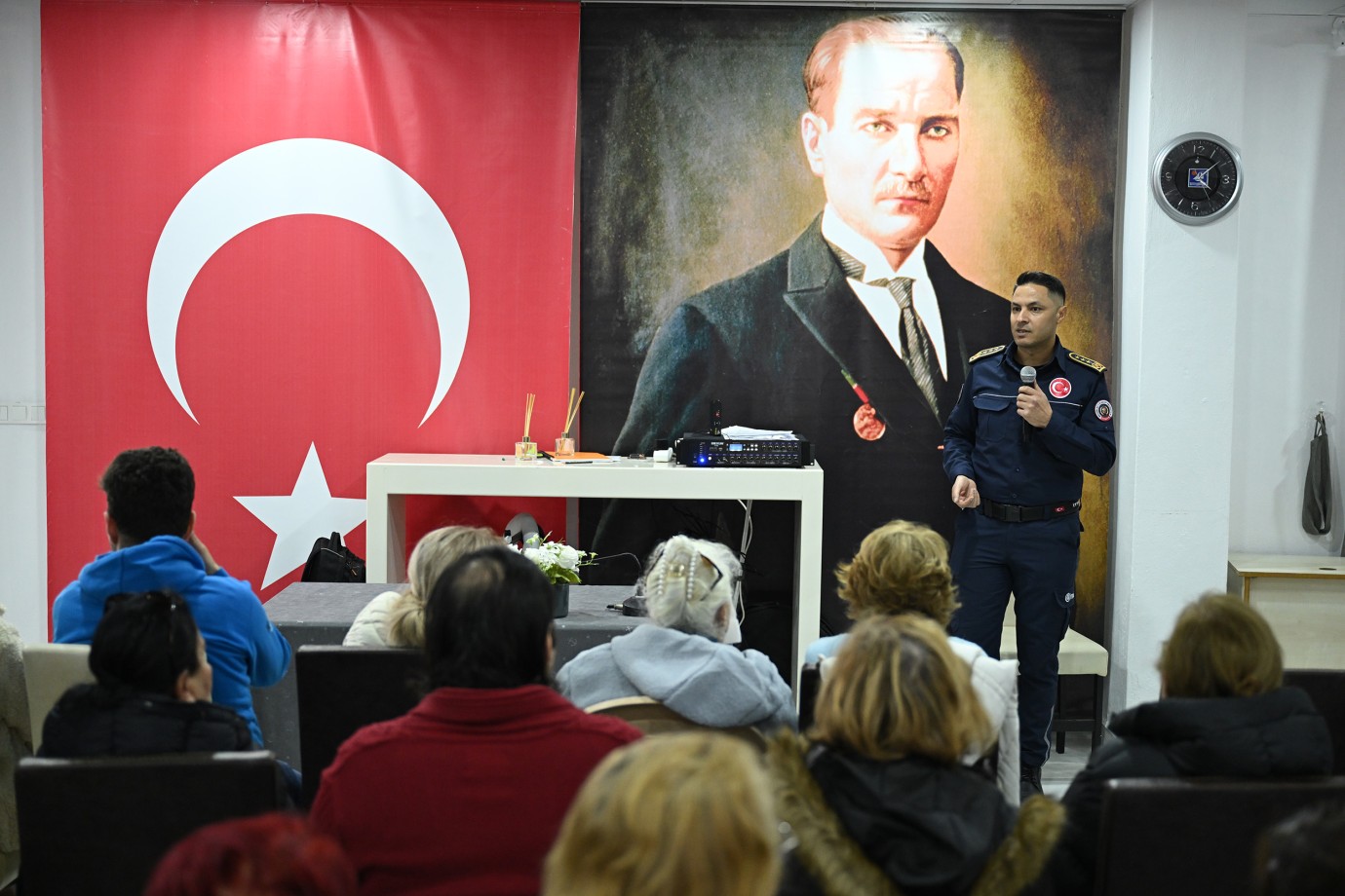 Mersin İtfaiyesi ve AKUT’tan Soli Sitesi’nde Afet Eğitimi