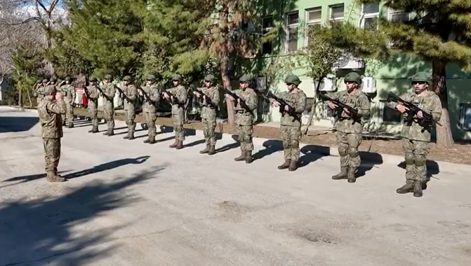 Kara Kuvvetleri Komutanı Bayraktaroğlu’ndan Sınır Hattına Denetim ve İftar Ziyareti