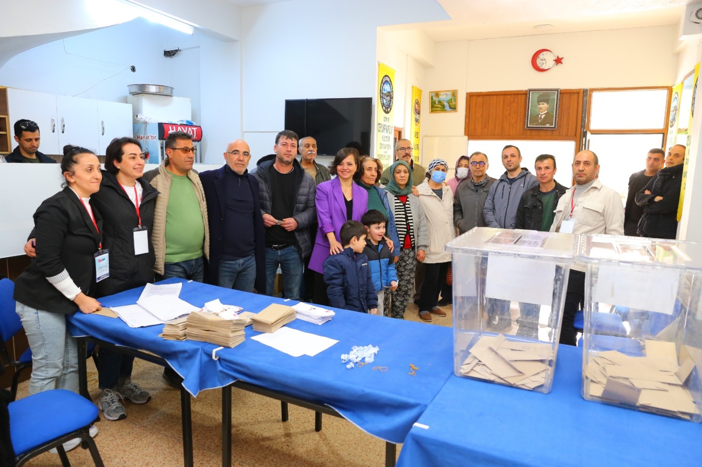 İzmir Karabağlar Belediye Başkanı Helil Kınay: Oyunuzu Kullanın, Demokrasiye sahip çıkın