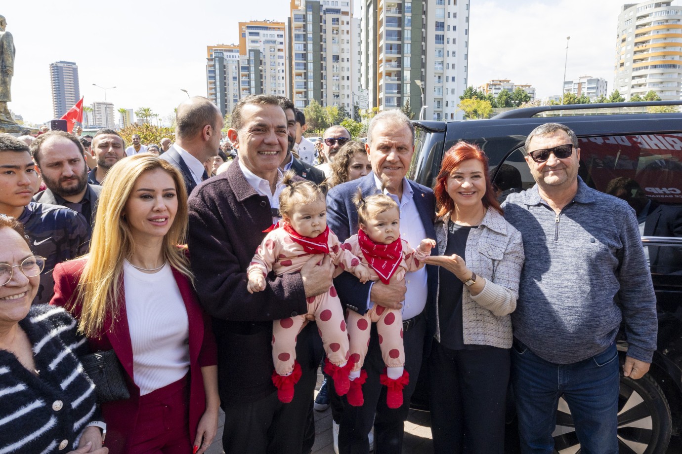 Mersin Büyükşehir Belediye Başkanı Vahap Seçer: Umut biziz, milletimizin umudunu diri tutacağız