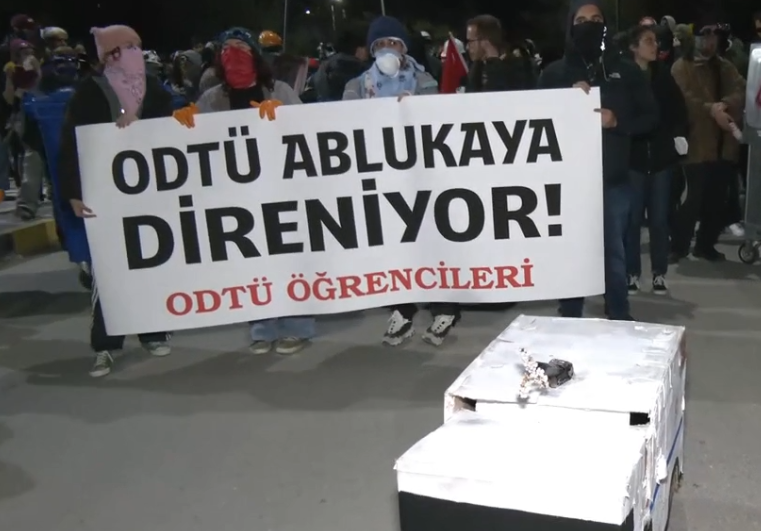 Ekrem İmamoğlu'nun tutuklanması ODTÜ’de protesto edildi