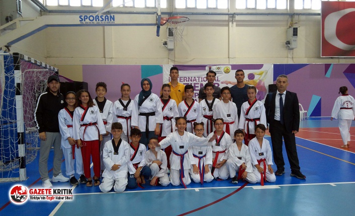 BAYRAKLI TAEKWONDO’DA MADALYAYA DOYMUYOR