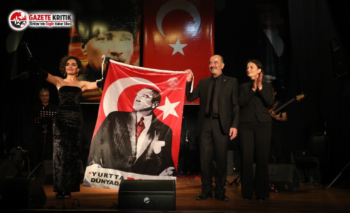 Atatürk, Mudanya'da Sevdiği Şarkılarla Anıldı