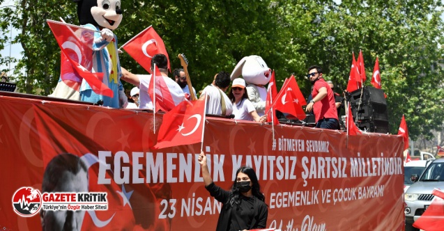 Konyaaltı’nda 23 Nisan coşkusu balkonlara taştı