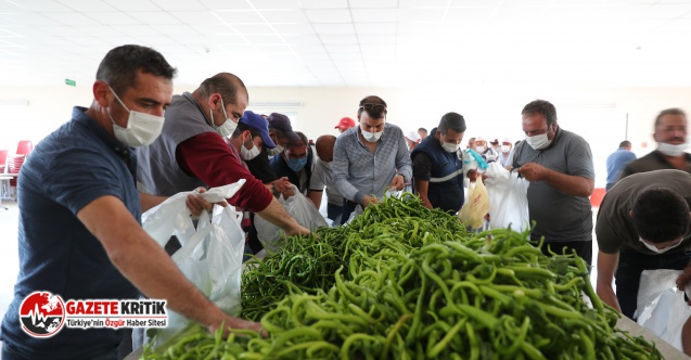 Finike Belediyesinden Burdur Belediyesi emekçisine sebze