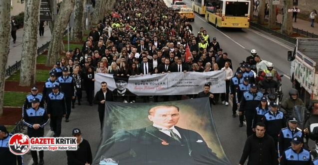 BEŞİKTAŞ’TA “ATA’YA SAYGI YÜRÜYÜŞÜ” YAPILDI