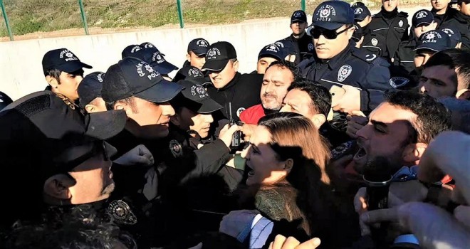 İzmit'te eylem yapan işçilere polis müdahalesi