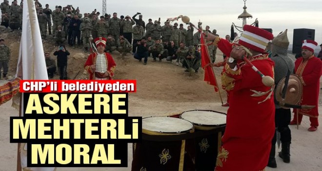 Mehter takımından askerlere moral konseri