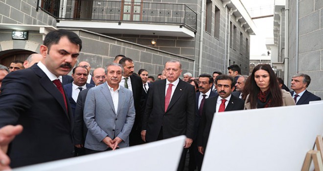 Cumhurbaşkanı Erdoğan Sur'daki yeni konutları ziyaret etti