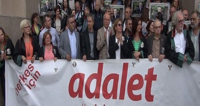 25. 'Adalet Nöbeti'nde konuşan Pekdaş: Hükümet, işi cadı avına dönüştürdü