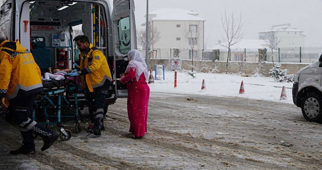 2'nci katın balkonundan düşen Suriyeli Hira, ağır yaralı