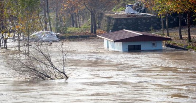 Dicle Nehri'nde su 4 metre yükseldi, Hevsel Bahçeleri'ni su bastı