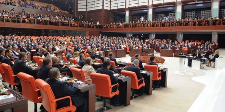 CHP'li Cihaner: Yeni düzenlemeyle birlikte cumhurbaşkanı 'önceki yılın bütçesi'yle ülkeyi 15 yıl yönetebilir!