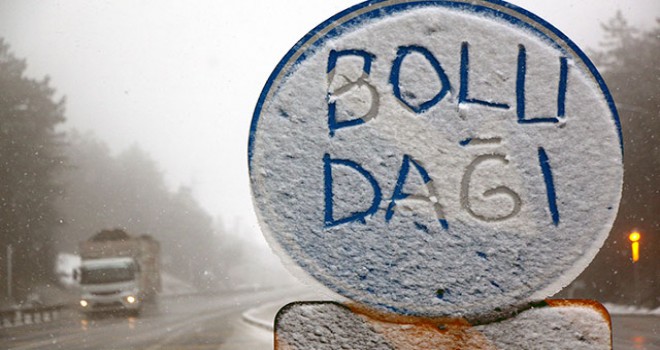 Bolu Dağı'nda kar yağışı