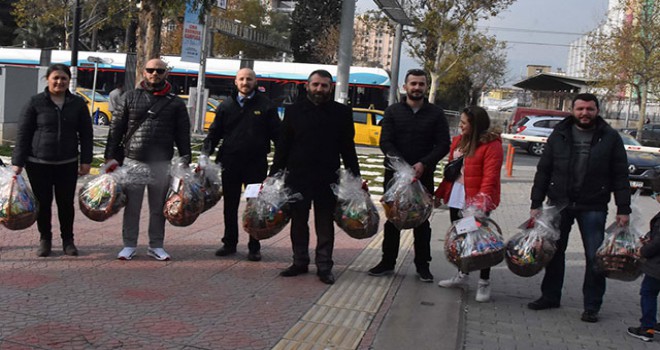 Metro işçilerinden İZBAN işçilerine jest