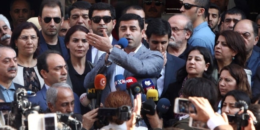 Demirtaş: Herkes barışçıl gösteri ve protesto hakkını 81 ilde kullanmalı