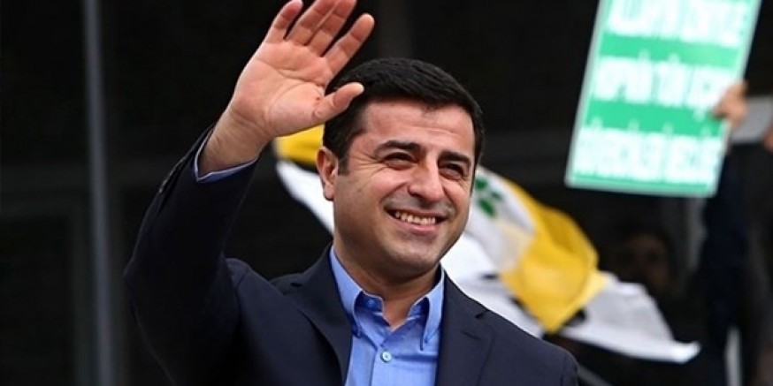 Demirtaş'ın kelepçe takılmasını reddederek gitmediği duruşma ertelendi