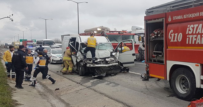 TEM Otoyolu Hadımköy Gişeler'de kaza: 1 ölü, 2 yaralı