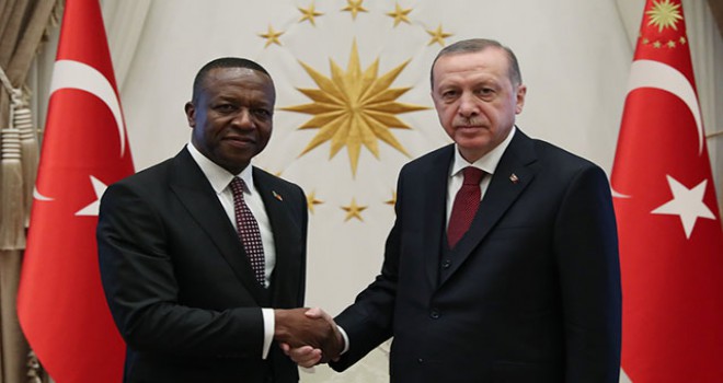 Erdoğan'a, Kamerun Büyükelçisi Victor Tchatchouwo güven mektubu