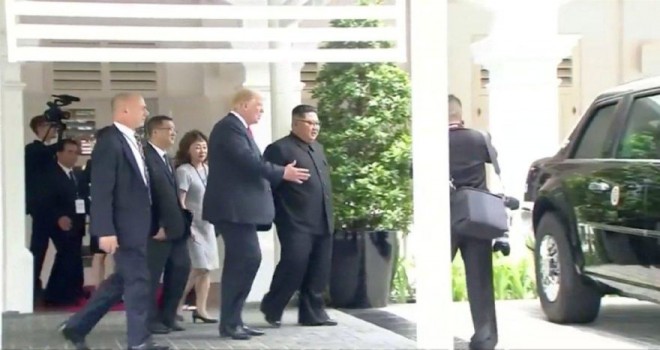 Trump Kim'e arabasını gösterdi