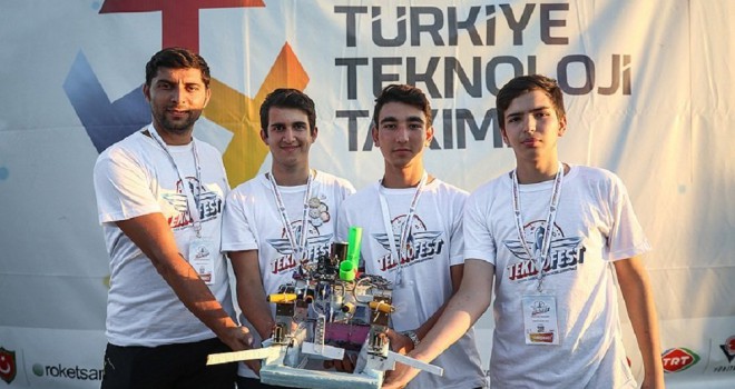 Fatih Sultan Mehmet'ten ilham alıp fetih robotu yaptılar: Robotumuz gemileri denizden alıyor, karadan götürüyor