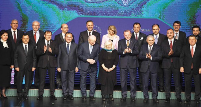 Alev Alatlı aile fotoğrafında yerini aldı!