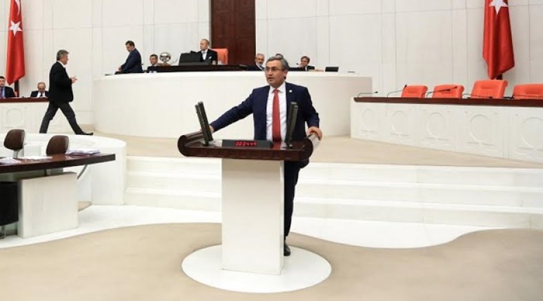 YILMAZ, TÜRK TELEKOM'LA İLGİLİ YAZILIM İDDİALARINI TBMM GÜNDEMİNE TAŞIDI